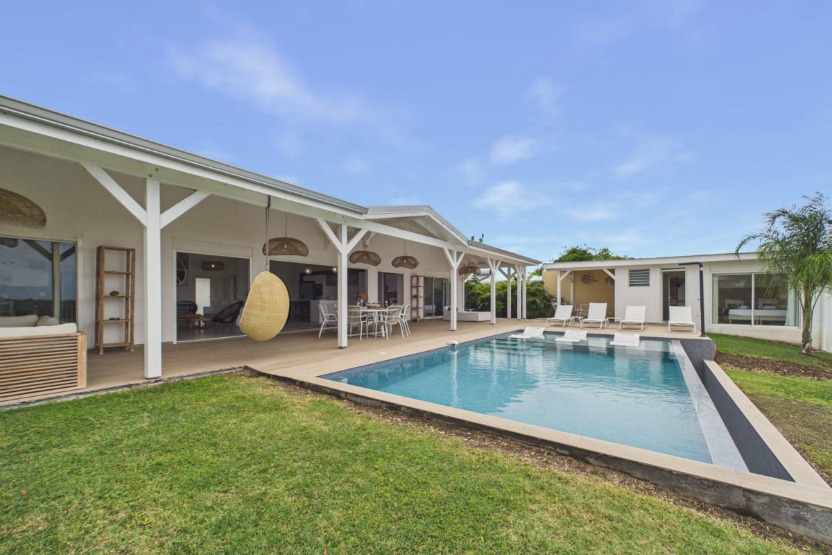 4.Location villa avec piscine vue mer Saint François Guadeloupe